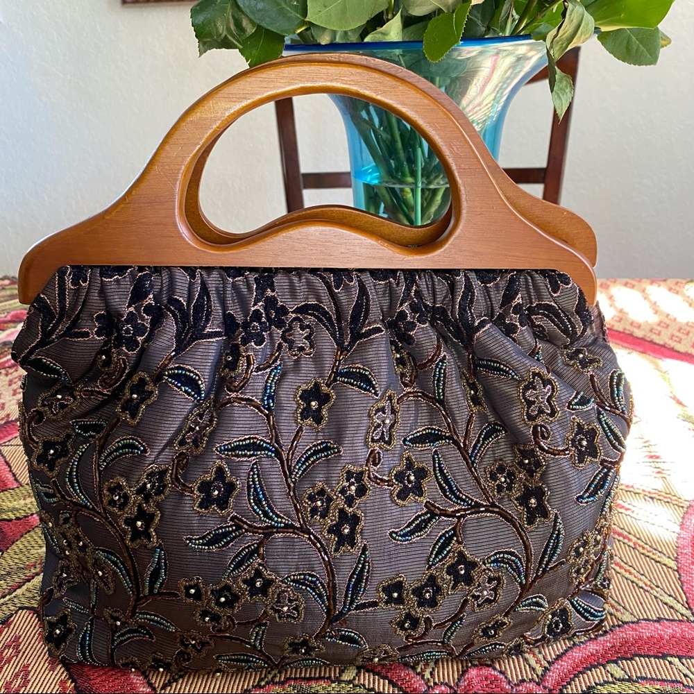 Vintage Wooden Handle Floral Beaded Handbag